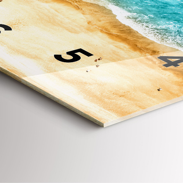 Orologio quadrato in vetro gente spiaggia mare