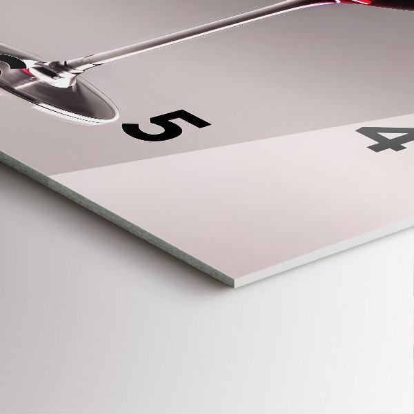 Orologio quadrato Un bicchiere di vino rosso