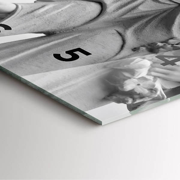 Orologio quadrato Scultura di un vecchio angelo