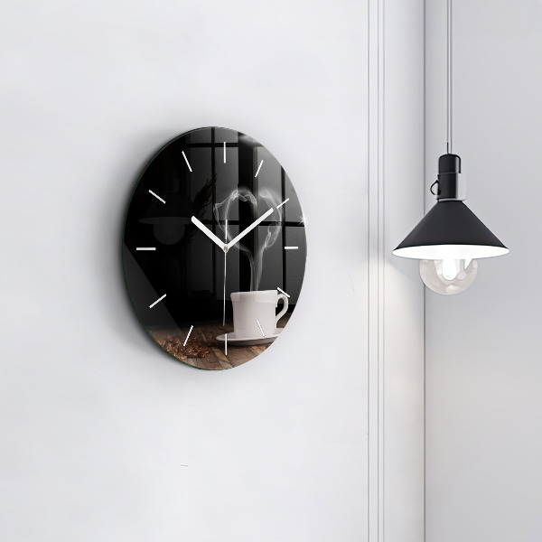 Orologio rotondo Una tazza di caffè caldo
