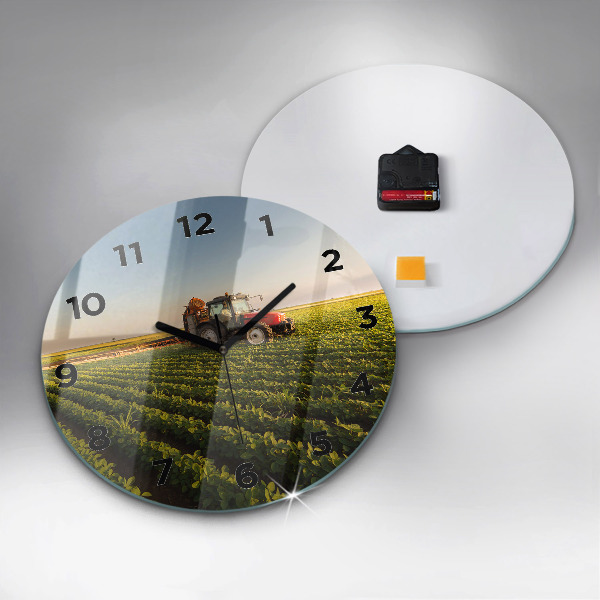 Orologio rotondo in vetro Trattore in un campo agricolo