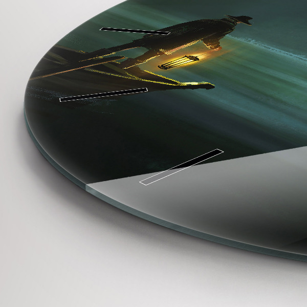 Orologio rotondo in vetro L'uomo e il mostro nella palude