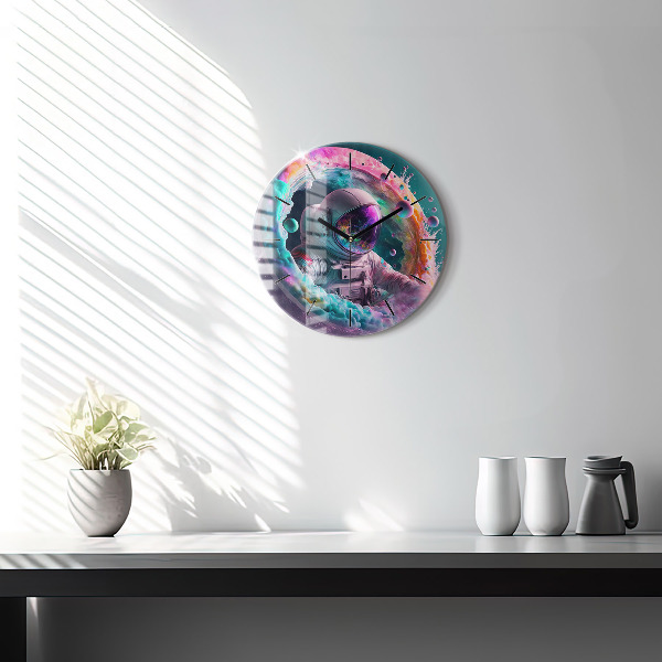Orologio rotondo in vetro Cosmonauta e nuvole colorate