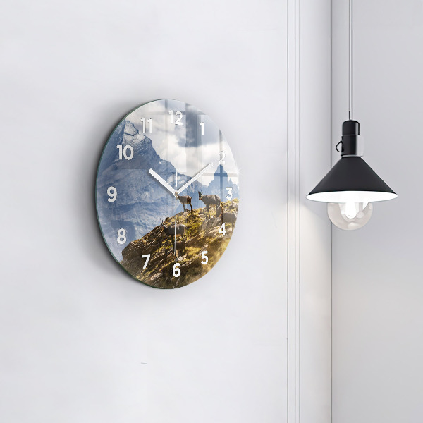 Orologio rotondo in vetro Capra in Valle d'Aosta