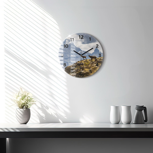 Orologio rotondo in vetro Capra in Valle d'Aosta