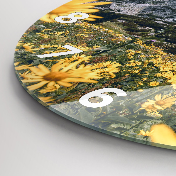 Orologio rotondo in vetro Fiori di prato in montagna