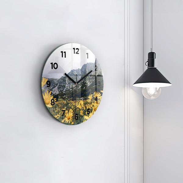 Orologio rotondo in vetro Fiori di prato in montagna