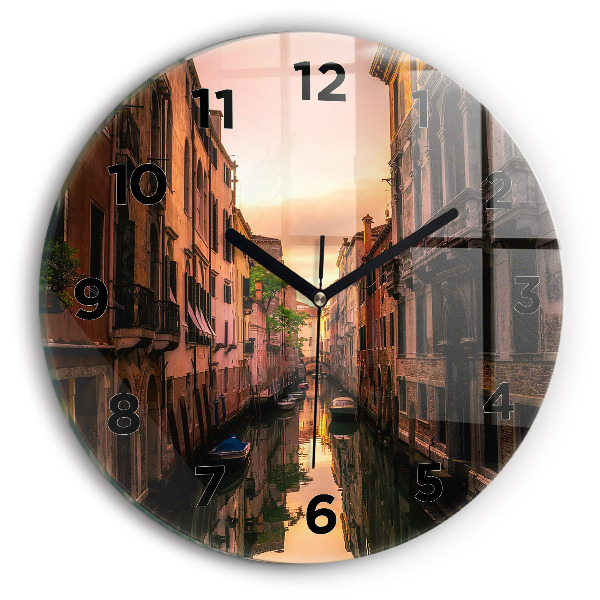Orologio rotondo in vetro Vista del canale in città