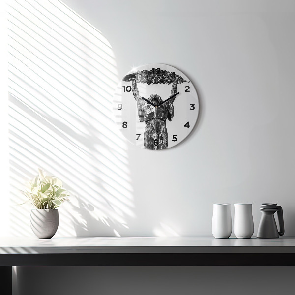 Orologio rotondo in vetro Statua della Libertà a Budapest