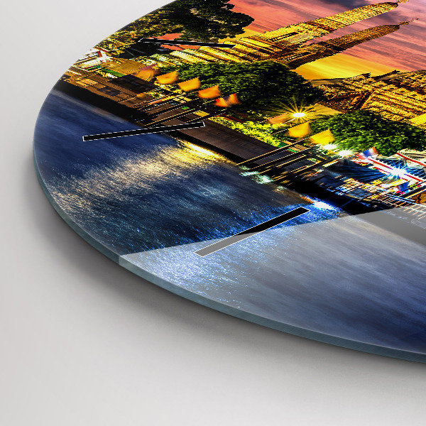 Orologio rotondo Tempio a Bangkok