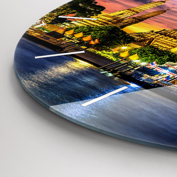 Orologio rotondo Tempio a Bangkok